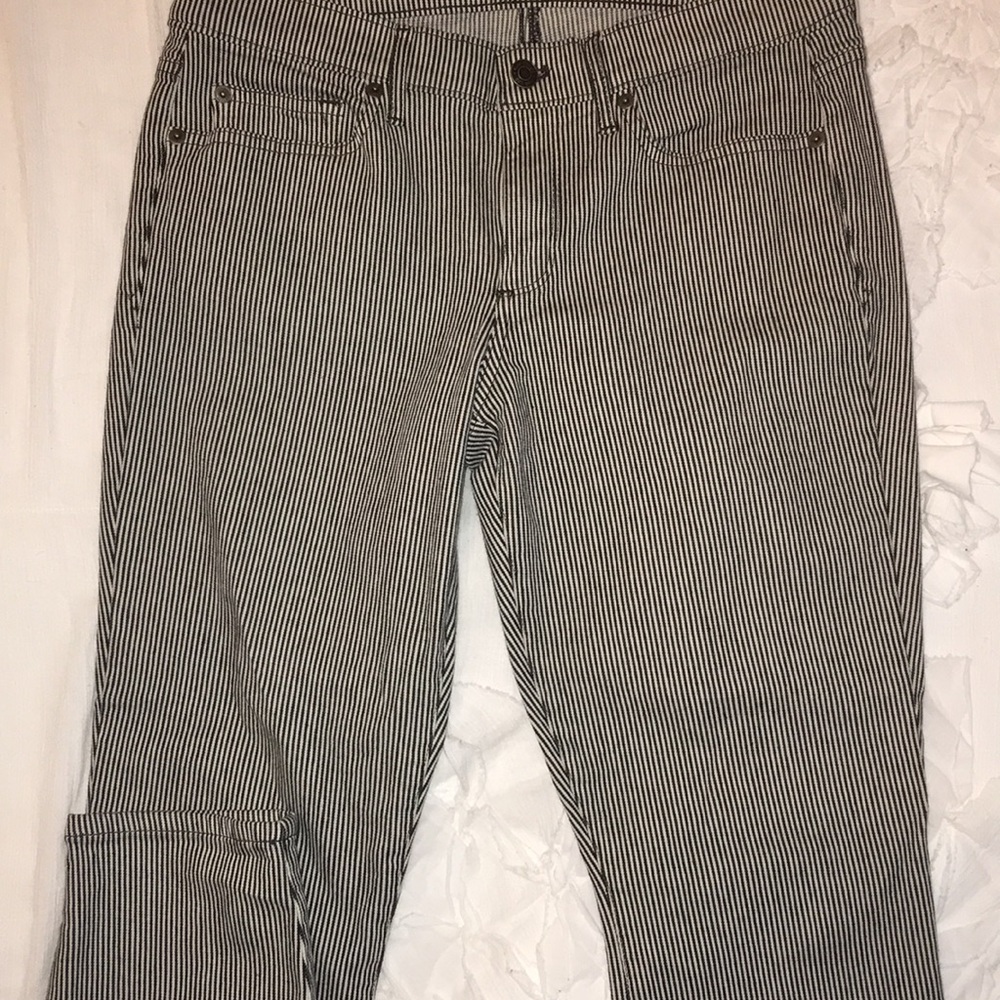 Gap Black and white striped true ankle jeans